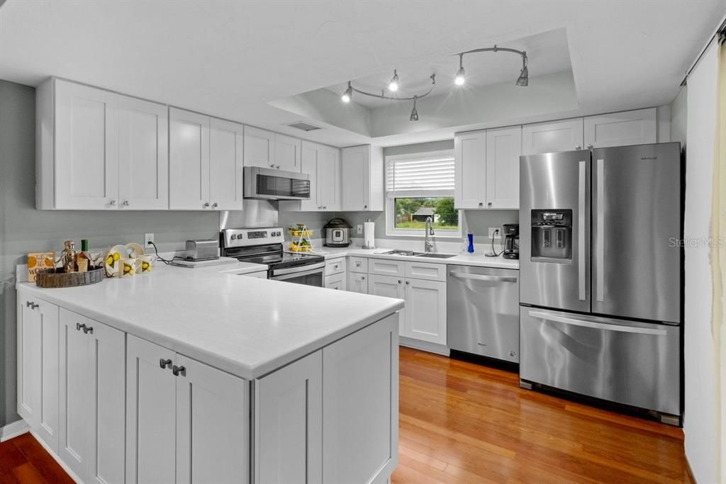 На продажу: $494,900 (3 спален, 2 ванн, 1296 Квадратных фут)