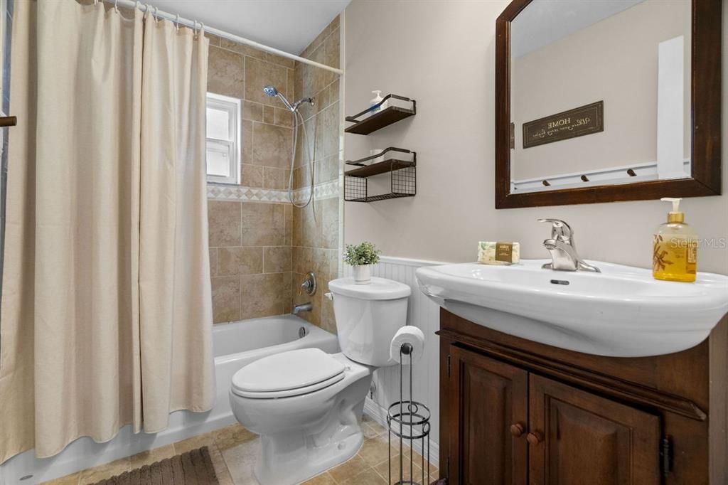 На продажу: $494,900 (3 спален, 2 ванн, 1296 Квадратных фут)