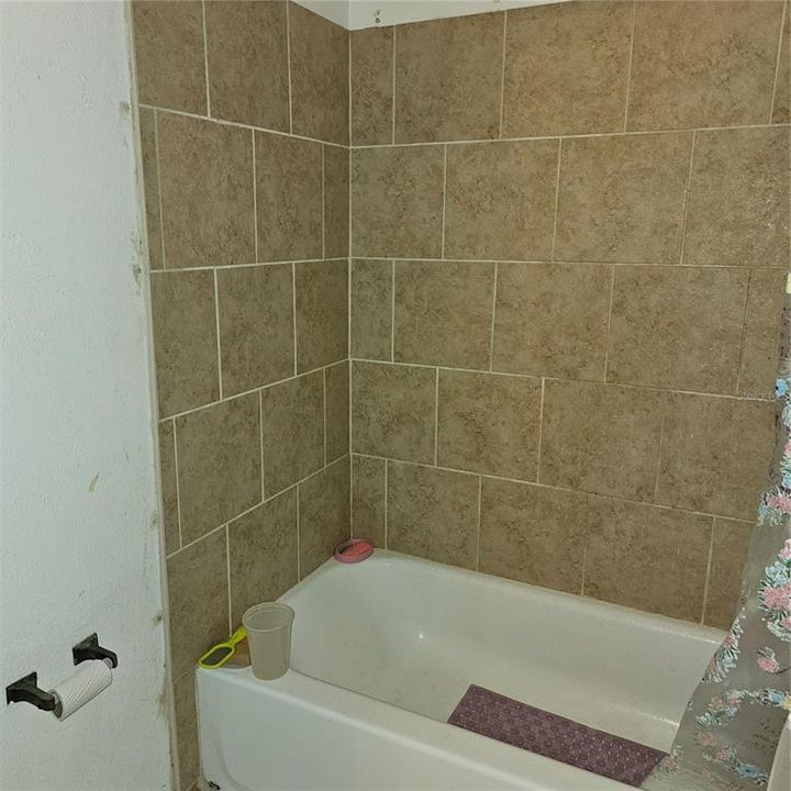 For Sale: $105,000 (2 beds, 1 baths, 1164 Square Feet)