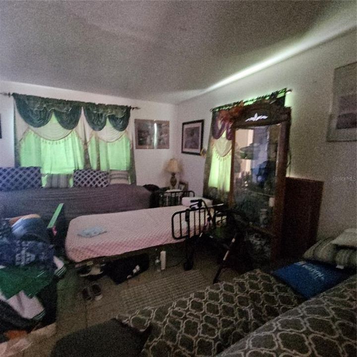 For Sale: $105,000 (2 beds, 1 baths, 1164 Square Feet)