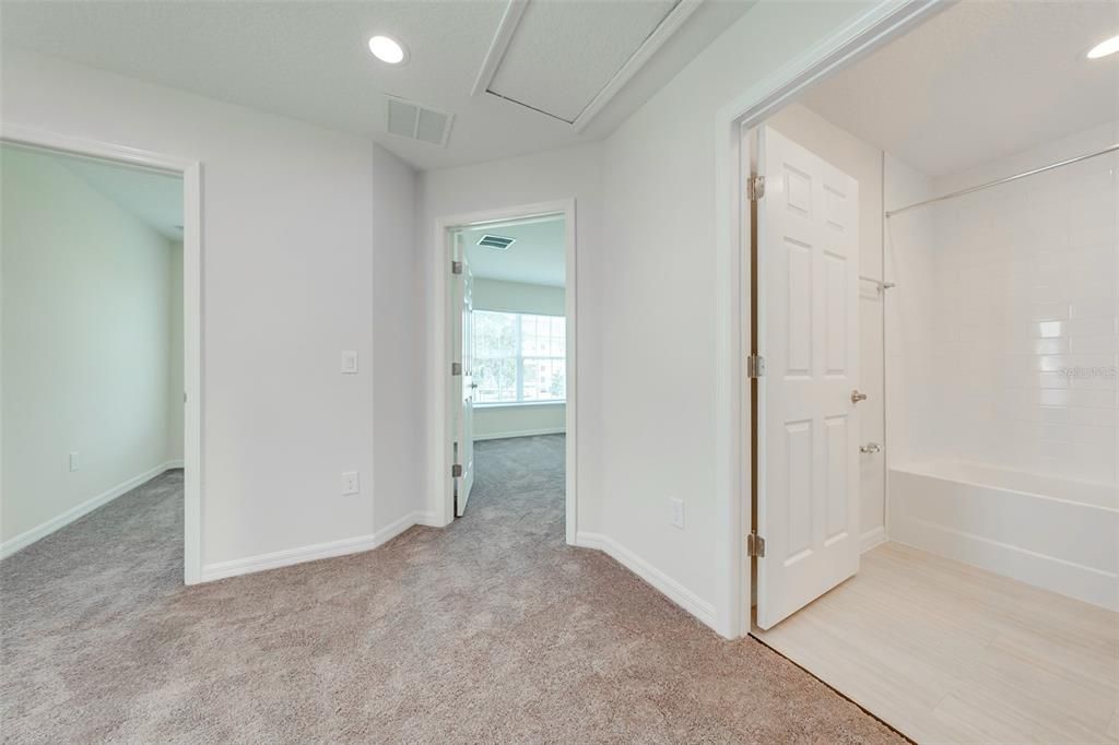 For Sale: $320,000 (4 beds, 2 baths, 1548 Square Feet)