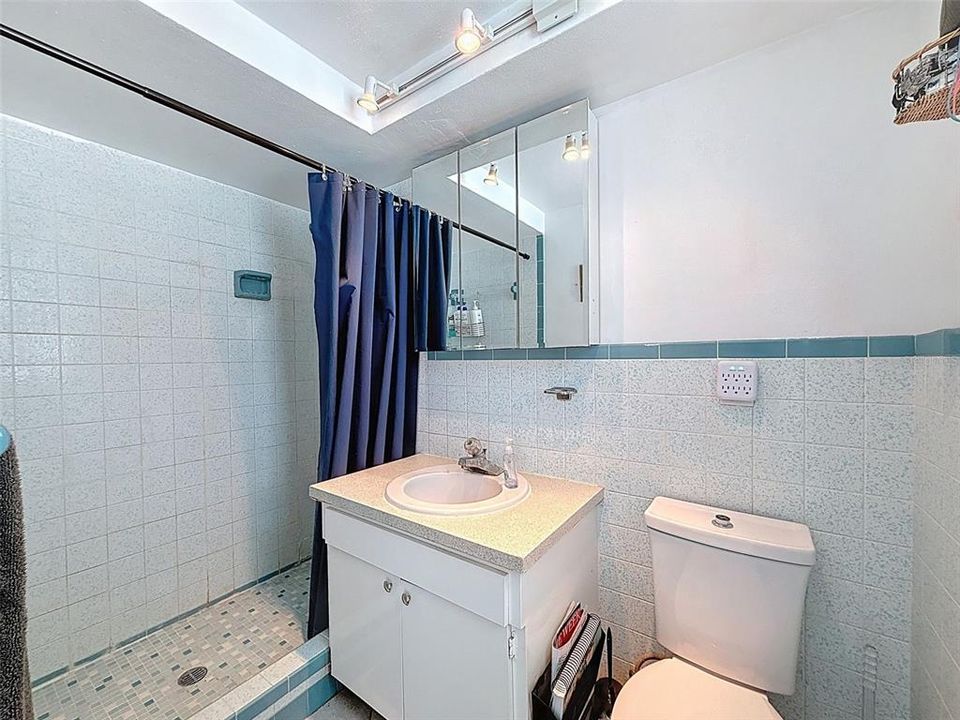 Active With Contract: $249,900 (2 beds, 2 baths, 1525 Square Feet)