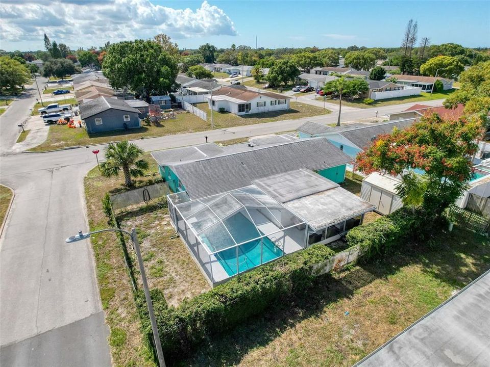 Active With Contract: $249,900 (2 beds, 2 baths, 1525 Square Feet)