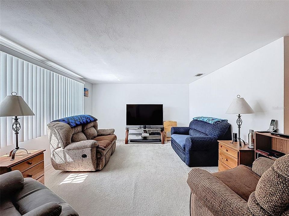 Active With Contract: $249,900 (2 beds, 2 baths, 1525 Square Feet)