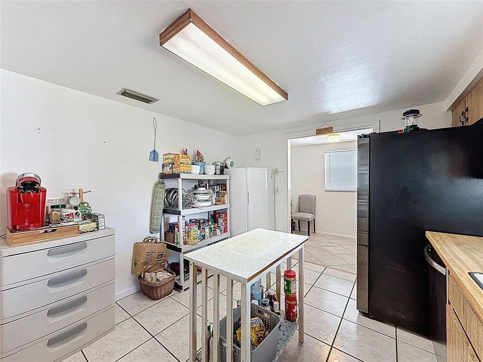 Active With Contract: $249,900 (2 beds, 2 baths, 1525 Square Feet)