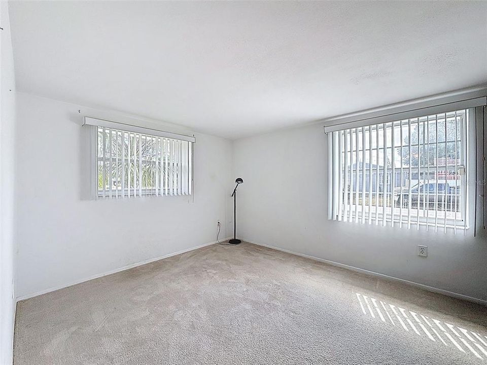 Active With Contract: $249,900 (2 beds, 2 baths, 1525 Square Feet)