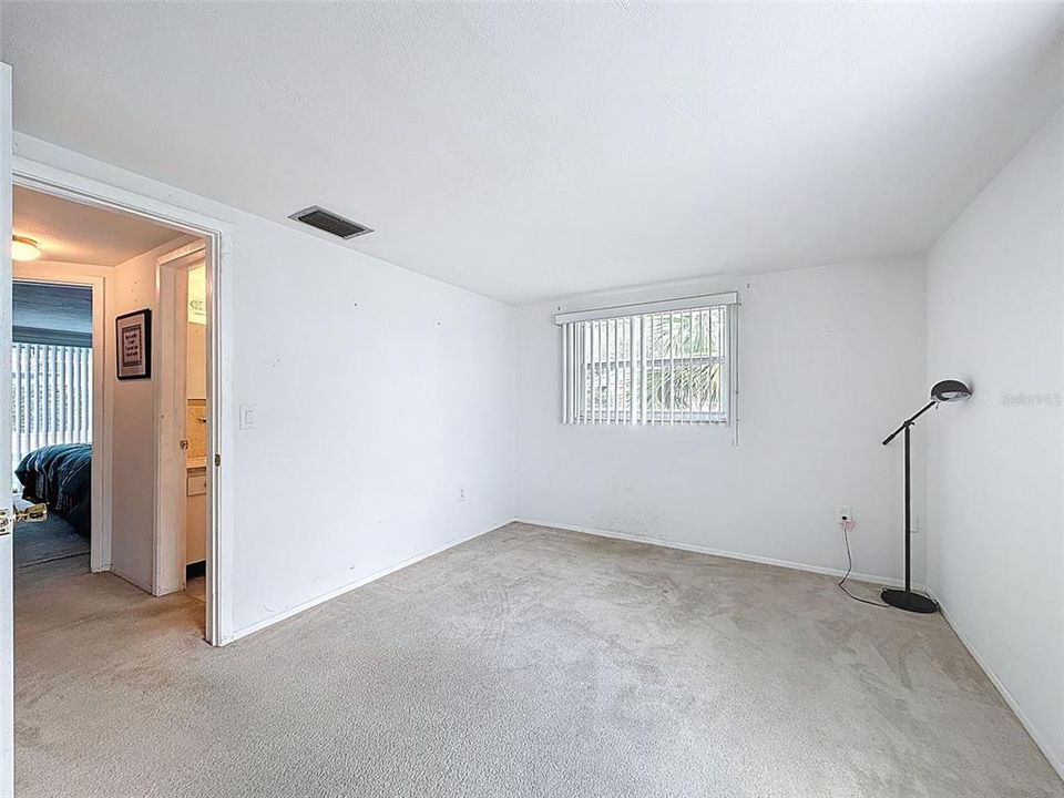 Active With Contract: $249,900 (2 beds, 2 baths, 1525 Square Feet)