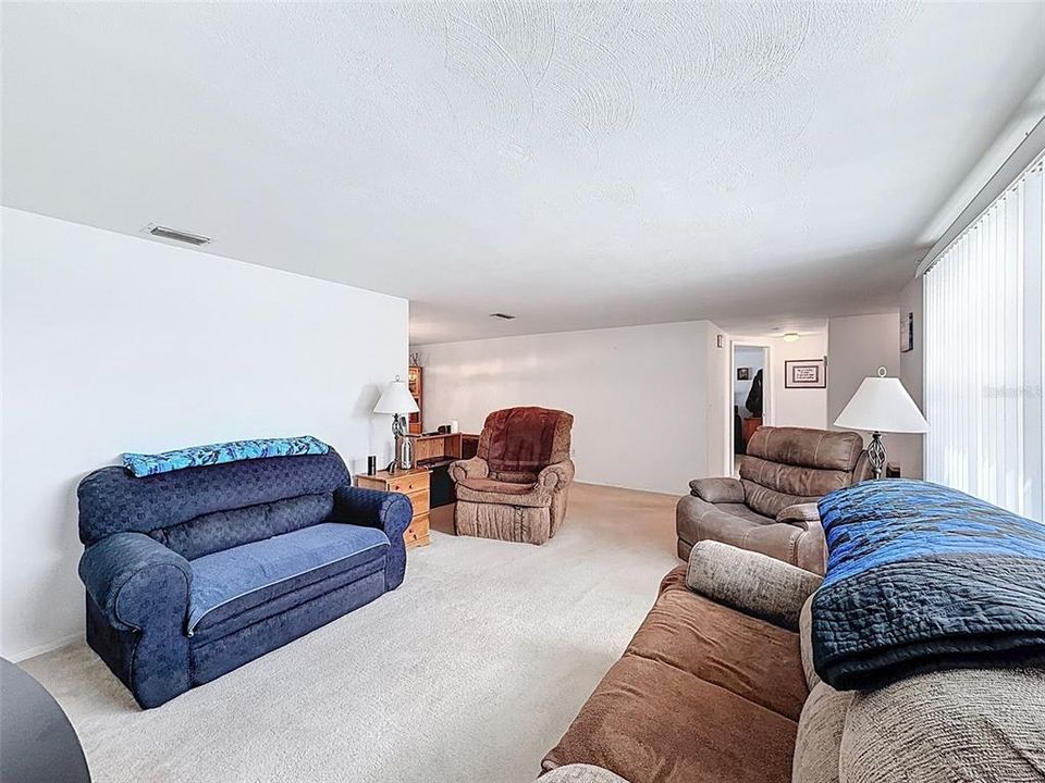 Active With Contract: $249,900 (2 beds, 2 baths, 1525 Square Feet)