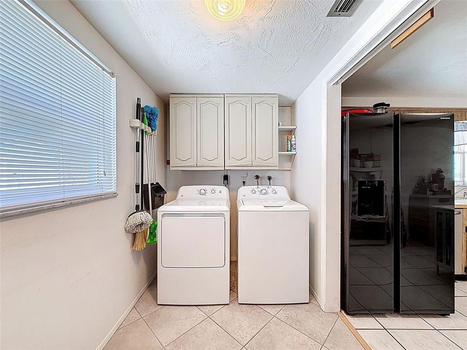 Active With Contract: $249,900 (2 beds, 2 baths, 1525 Square Feet)