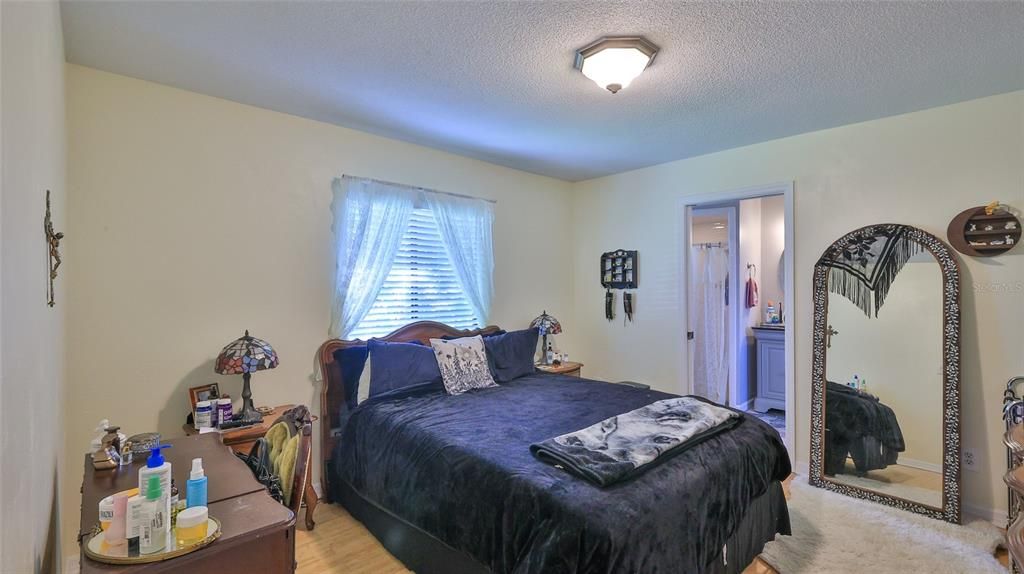 待售: $500,000 (4 贝兹, 0 浴室, 1958 平方英尺)