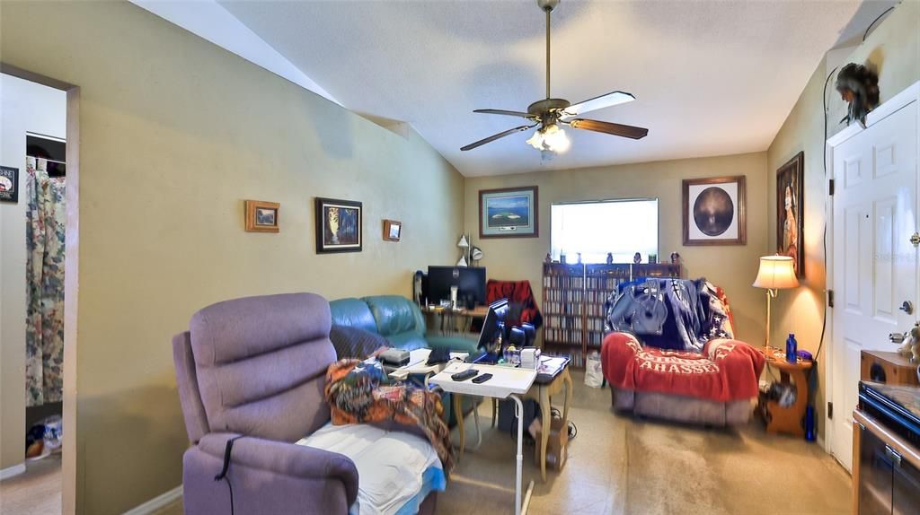 待售: $500,000 (4 贝兹, 0 浴室, 1958 平方英尺)