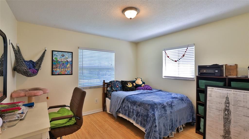 待售: $500,000 (4 贝兹, 0 浴室, 1958 平方英尺)