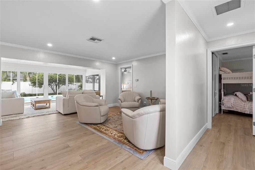 На продажу: $874,900 (2 спален, 2 ванн, 1440 Квадратных фут)