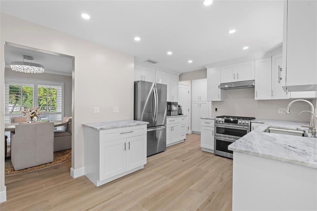 На продажу: $874,900 (2 спален, 2 ванн, 1440 Квадратных фут)