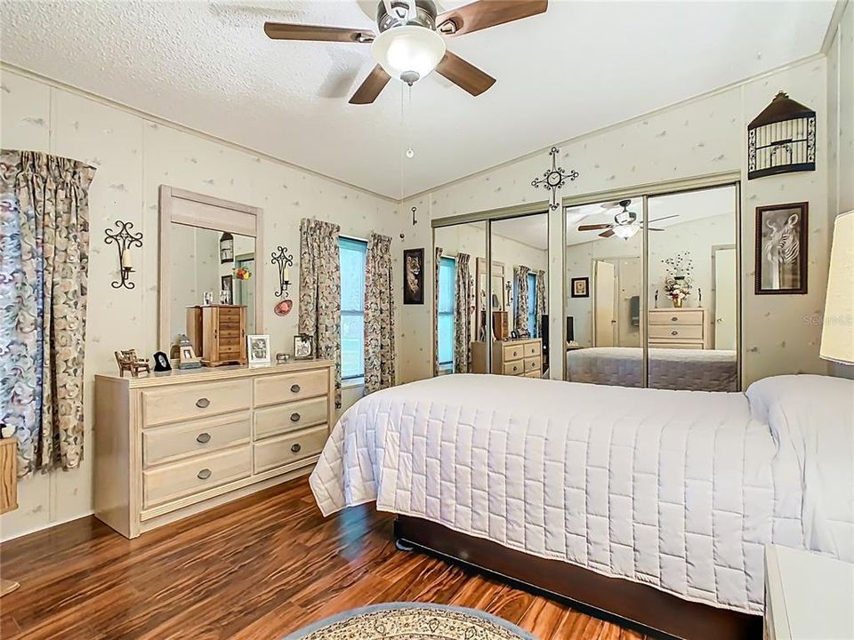 For Sale: $175,000 (2 beds, 2 baths, 920 Square Feet)