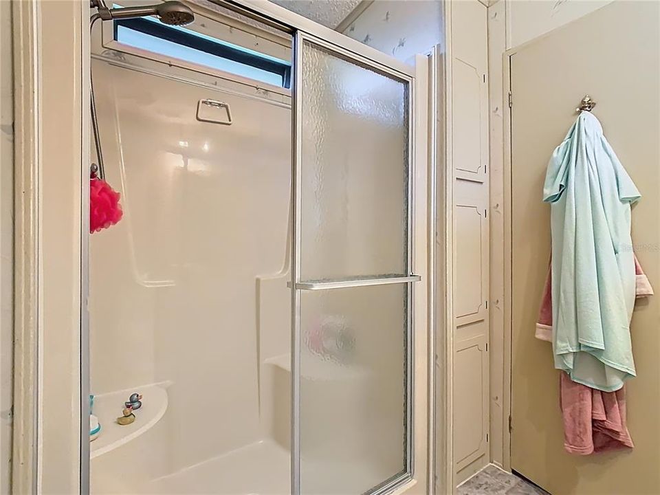 For Sale: $175,000 (2 beds, 2 baths, 920 Square Feet)