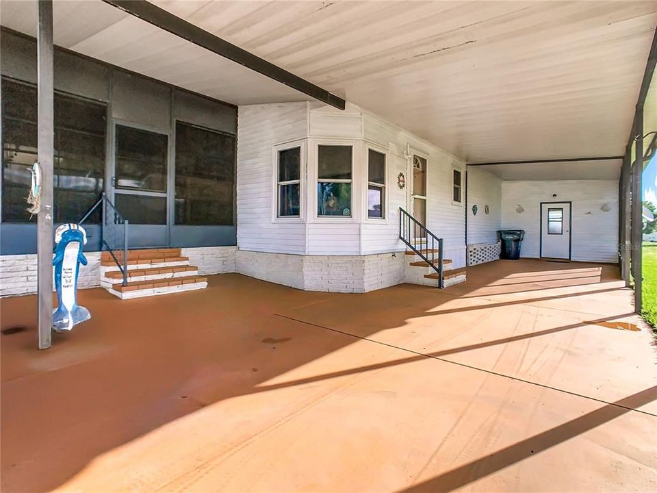 For Sale: $175,000 (2 beds, 2 baths, 920 Square Feet)