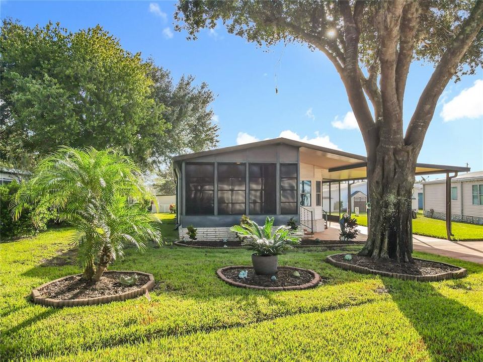 For Sale: $175,000 (2 beds, 2 baths, 920 Square Feet)