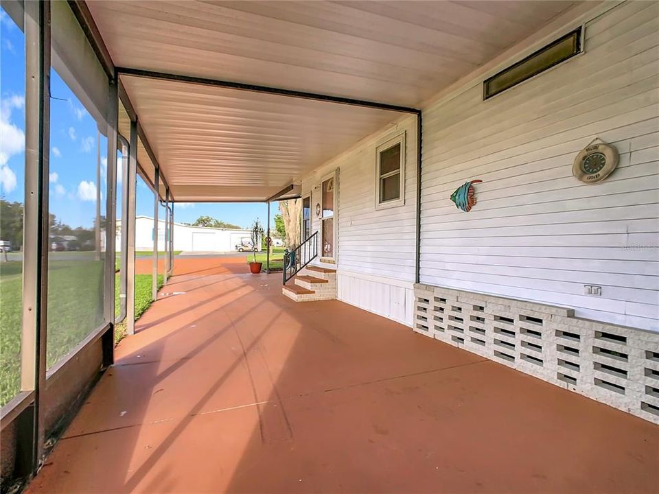 For Sale: $175,000 (2 beds, 2 baths, 920 Square Feet)