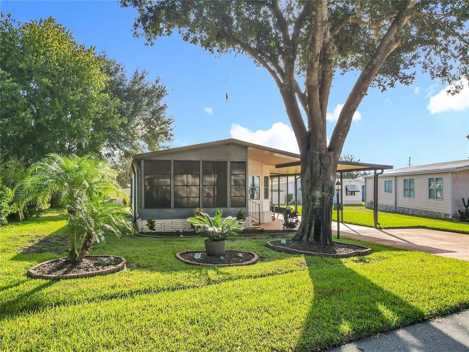 For Sale: $175,000 (2 beds, 2 baths, 920 Square Feet)