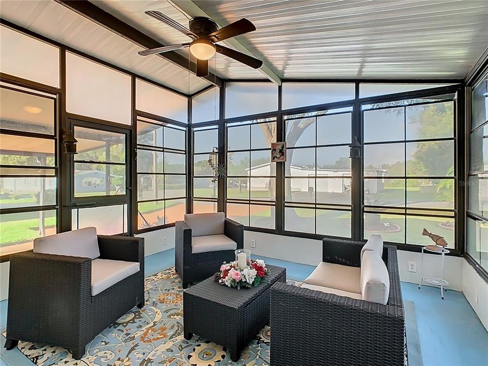 For Sale: $175,000 (2 beds, 2 baths, 920 Square Feet)