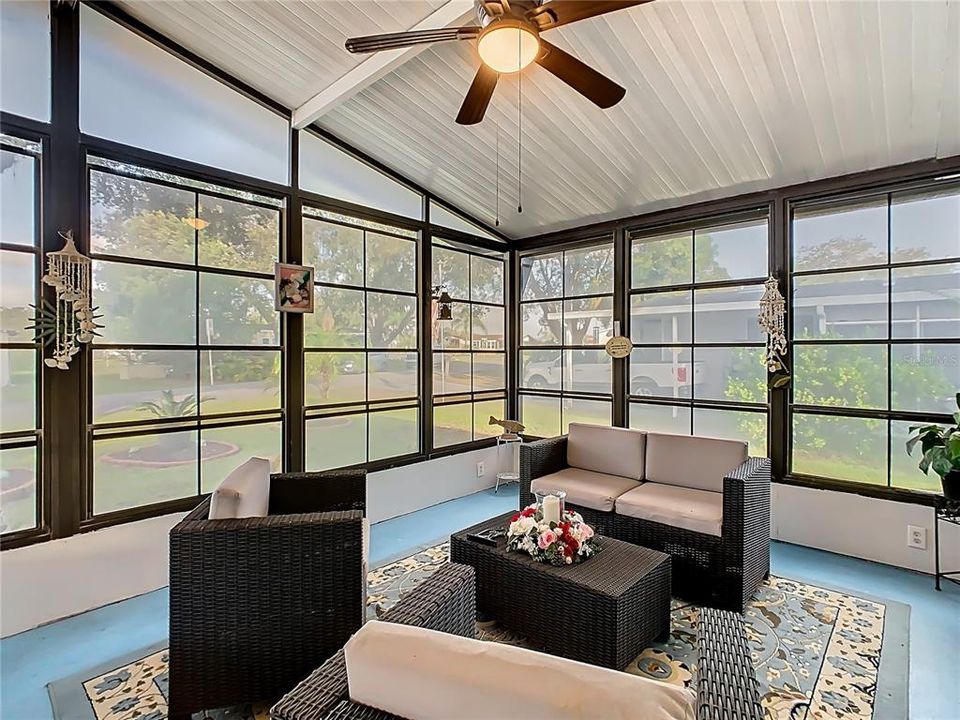 For Sale: $175,000 (2 beds, 2 baths, 920 Square Feet)