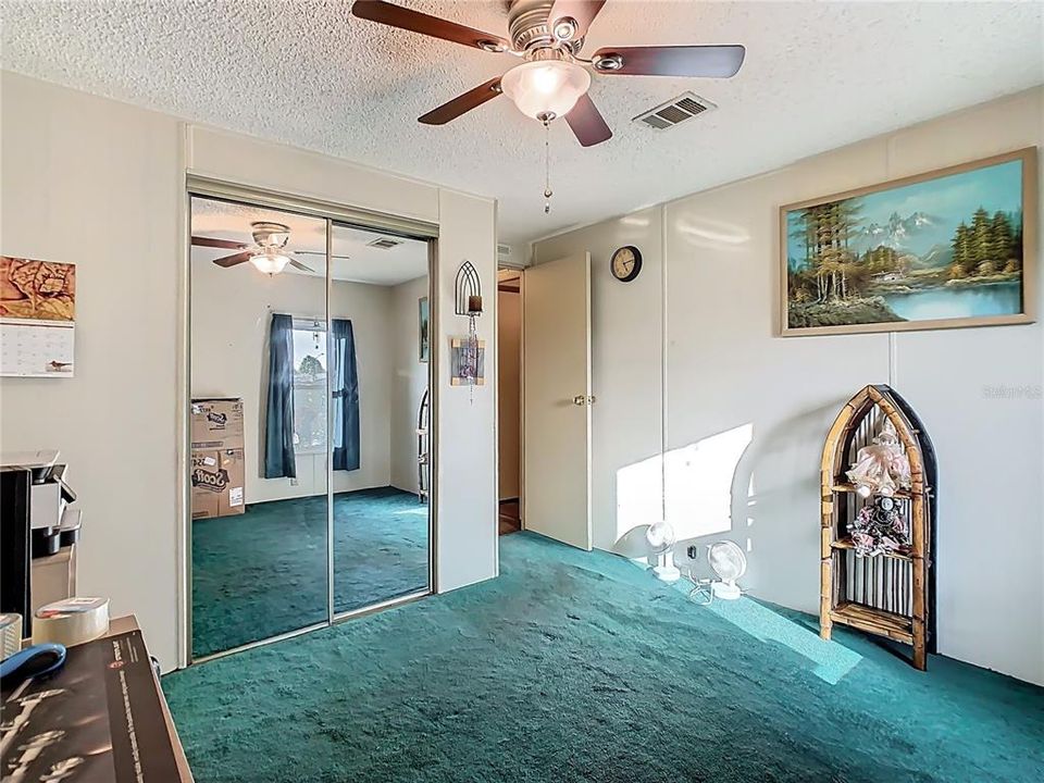 For Sale: $175,000 (2 beds, 2 baths, 920 Square Feet)