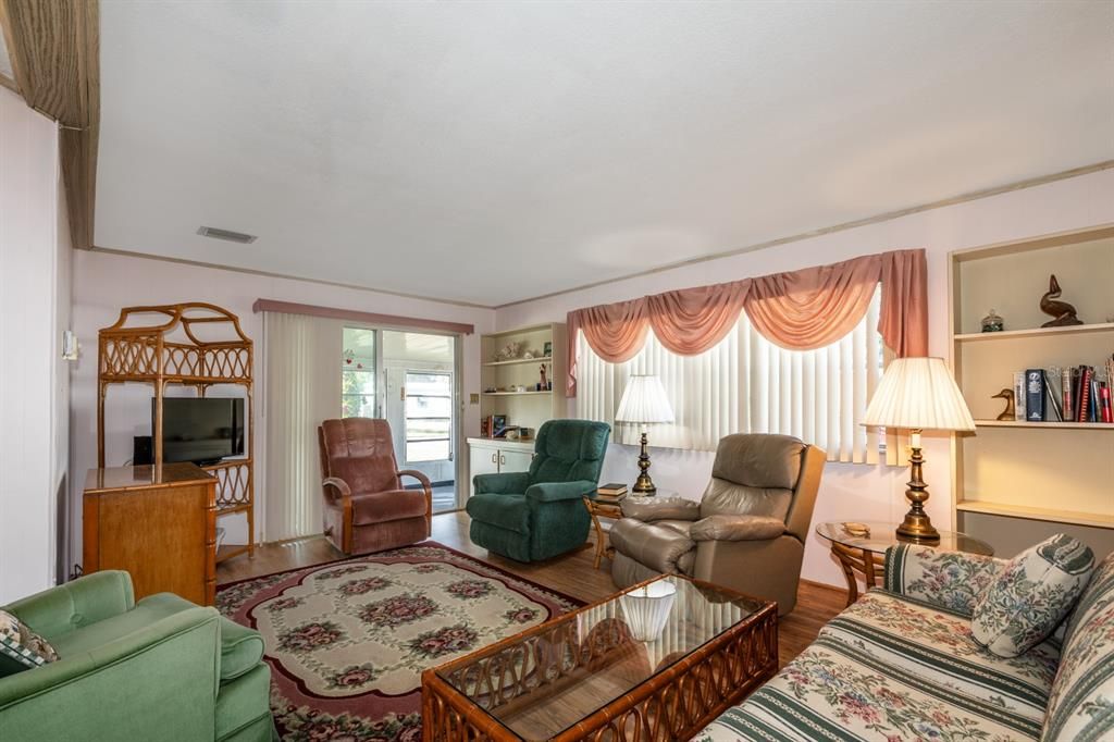 En Venta: $126,900 (2 camas, 2 baños, 960 Pies cuadrados)