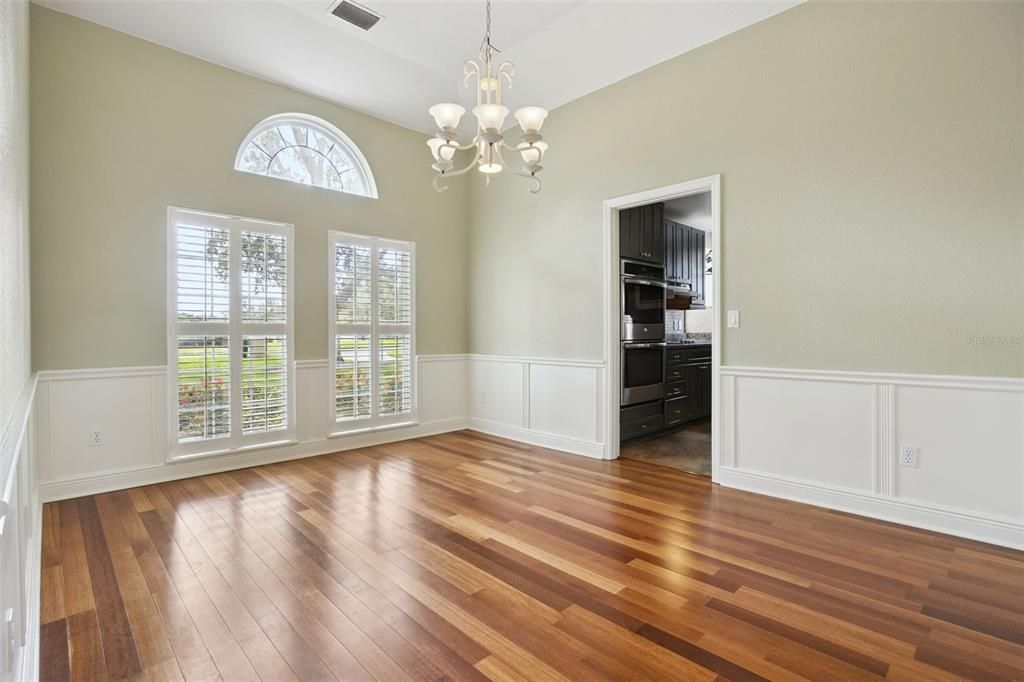 For Sale: $1,100,000 (4 beds, 2 baths, 3144 Square Feet)