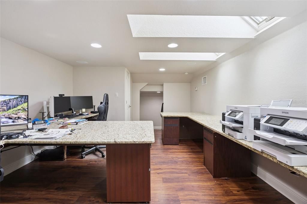 For Sale: $1,100,000 (4 beds, 2 baths, 3144 Square Feet)