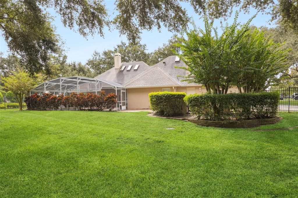 For Sale: $1,100,000 (4 beds, 2 baths, 3144 Square Feet)