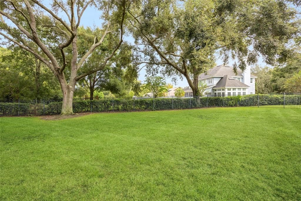 For Sale: $1,100,000 (4 beds, 2 baths, 3144 Square Feet)