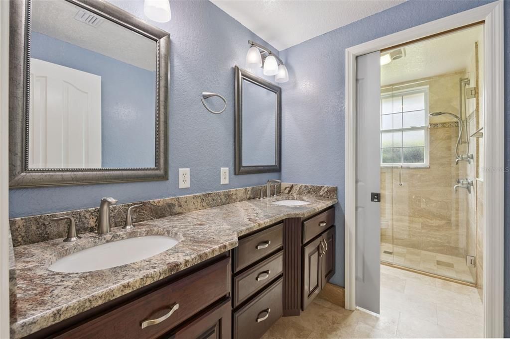 For Sale: $1,100,000 (4 beds, 2 baths, 3144 Square Feet)