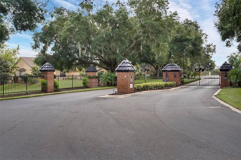 For Sale: $1,100,000 (4 beds, 2 baths, 3144 Square Feet)