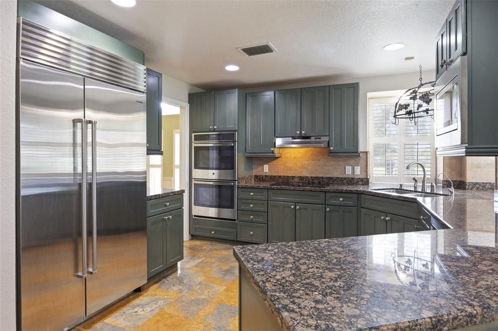 For Sale: $1,100,000 (4 beds, 2 baths, 3144 Square Feet)