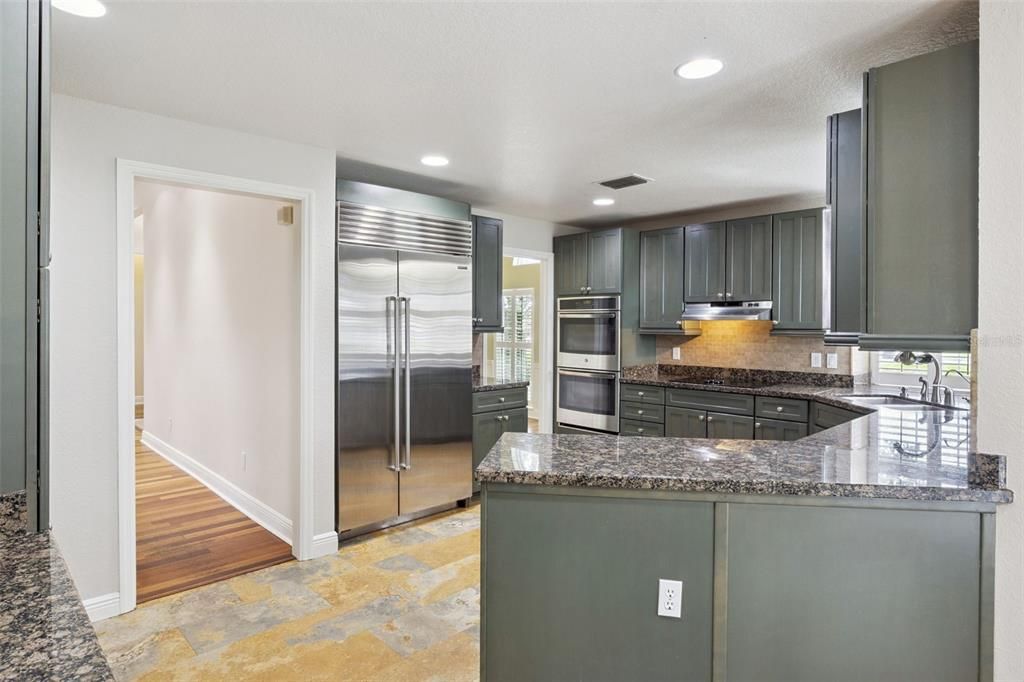 For Sale: $1,100,000 (4 beds, 2 baths, 3144 Square Feet)