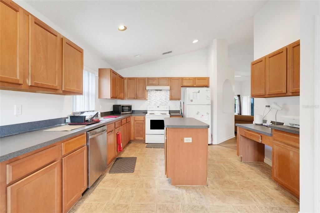 待售: $265,000 (3 贝兹, 2 浴室, 1614 平方英尺)