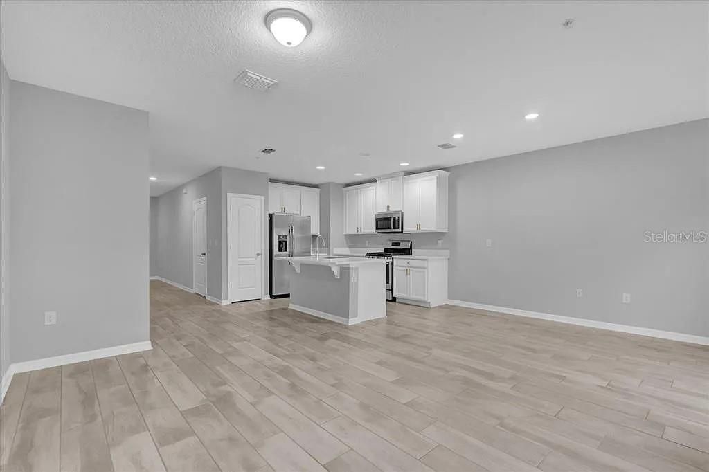 В аренду: $2,300 (3 спален, 2 ванн, 1490 Квадратных фут)