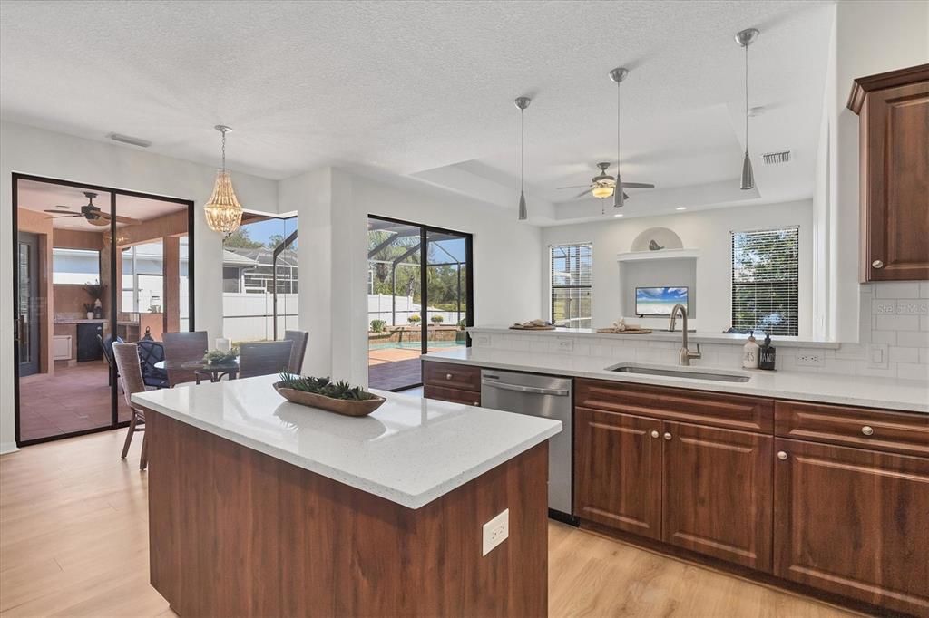 На продажу: $725,000 (4 спален, 3 ванн, 2511 Квадратных фут)