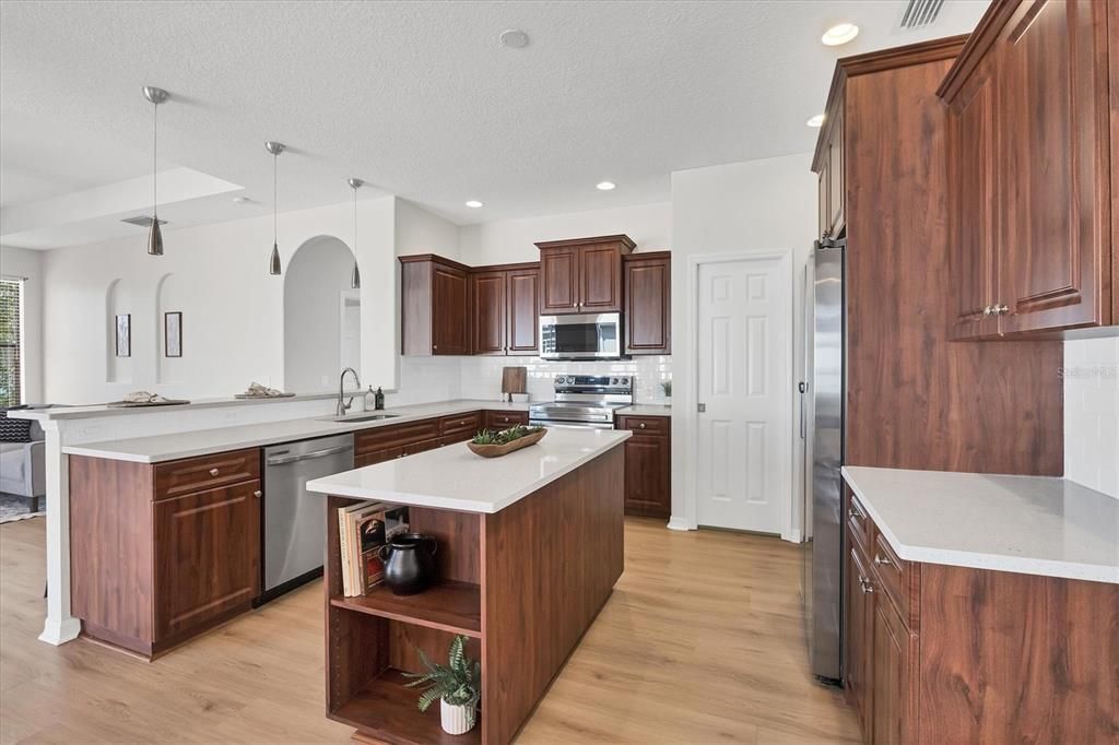 На продажу: $725,000 (4 спален, 3 ванн, 2511 Квадратных фут)