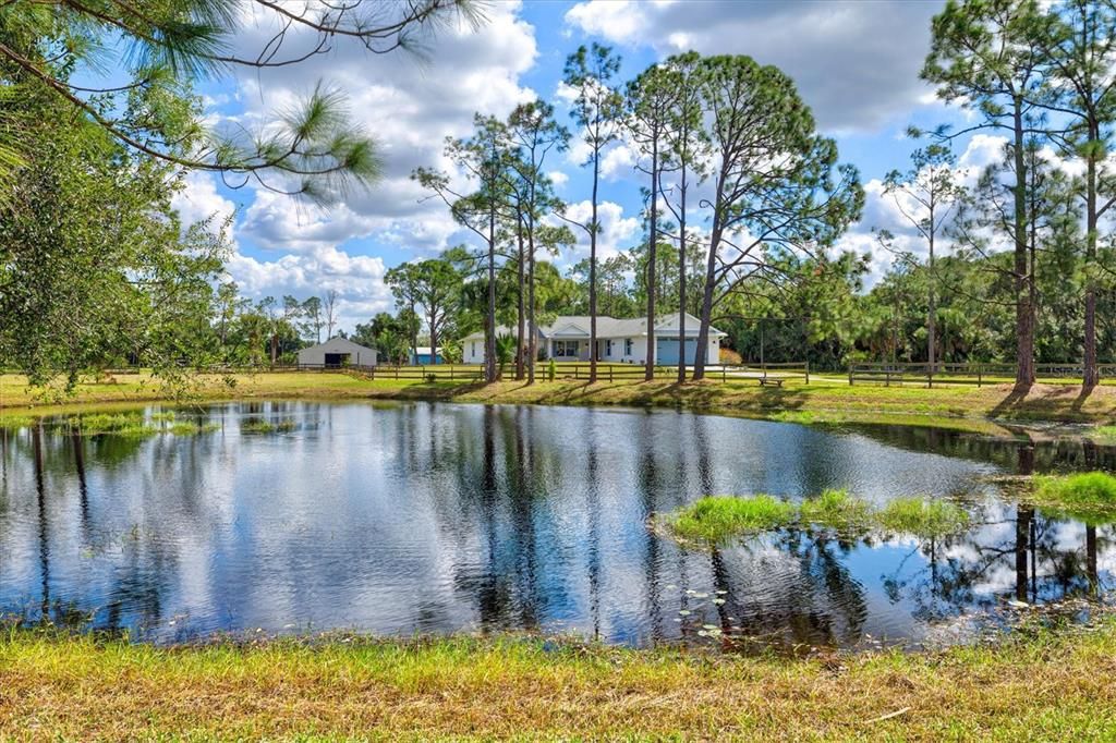 合同活跃: $1,135,000 (4 贝兹, 2 浴室, 2414 平方英尺)