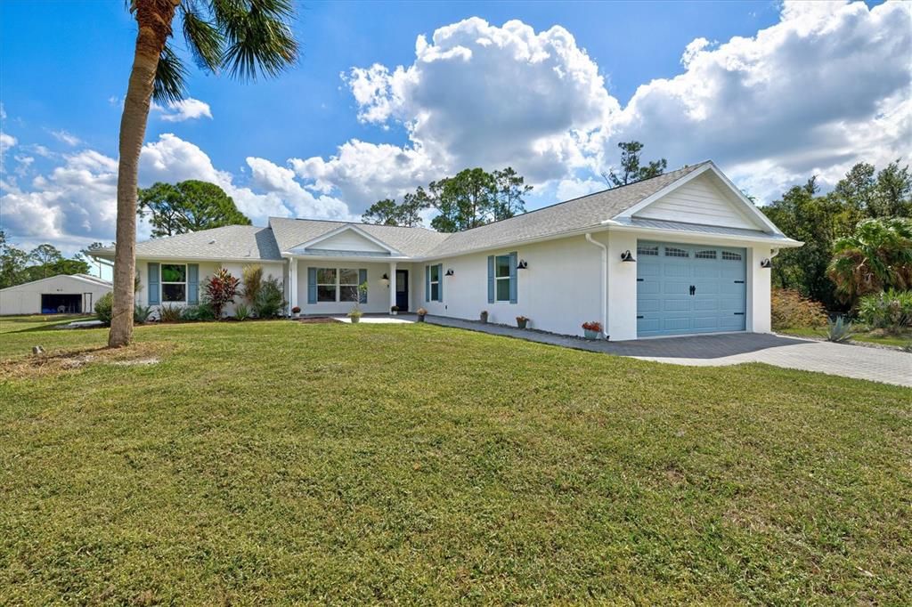 合同活跃: $1,135,000 (4 贝兹, 2 浴室, 2414 平方英尺)