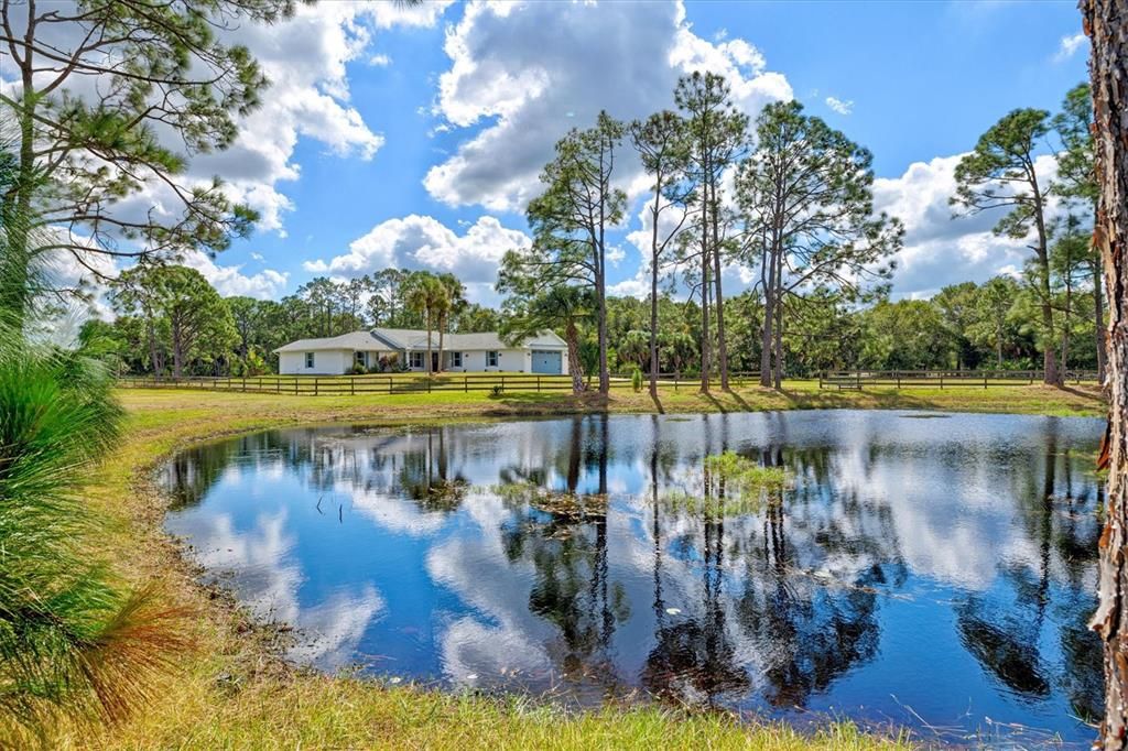 合同活跃: $1,135,000 (4 贝兹, 2 浴室, 2414 平方英尺)