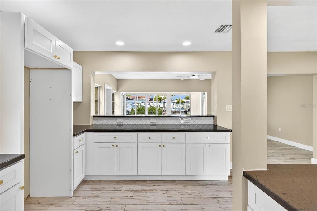 На продажу: $789,000 (3 спален, 2 ванн, 1605 Квадратных фут)