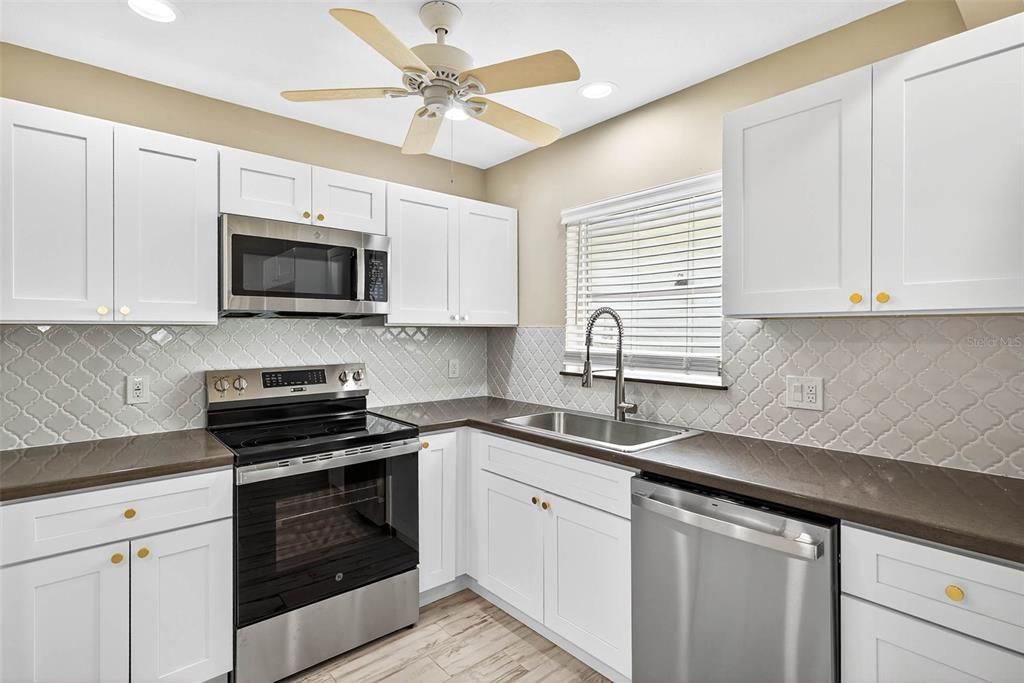 На продажу: $789,000 (3 спален, 2 ванн, 1605 Квадратных фут)