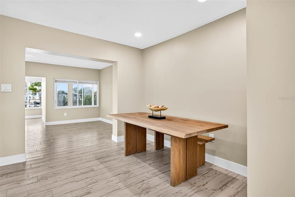 На продажу: $789,000 (3 спален, 2 ванн, 1605 Квадратных фут)