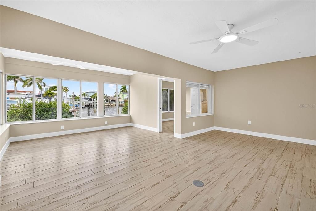 На продажу: $789,000 (3 спален, 2 ванн, 1605 Квадратных фут)