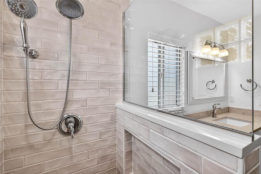 На продажу: $789,000 (3 спален, 2 ванн, 1605 Квадратных фут)