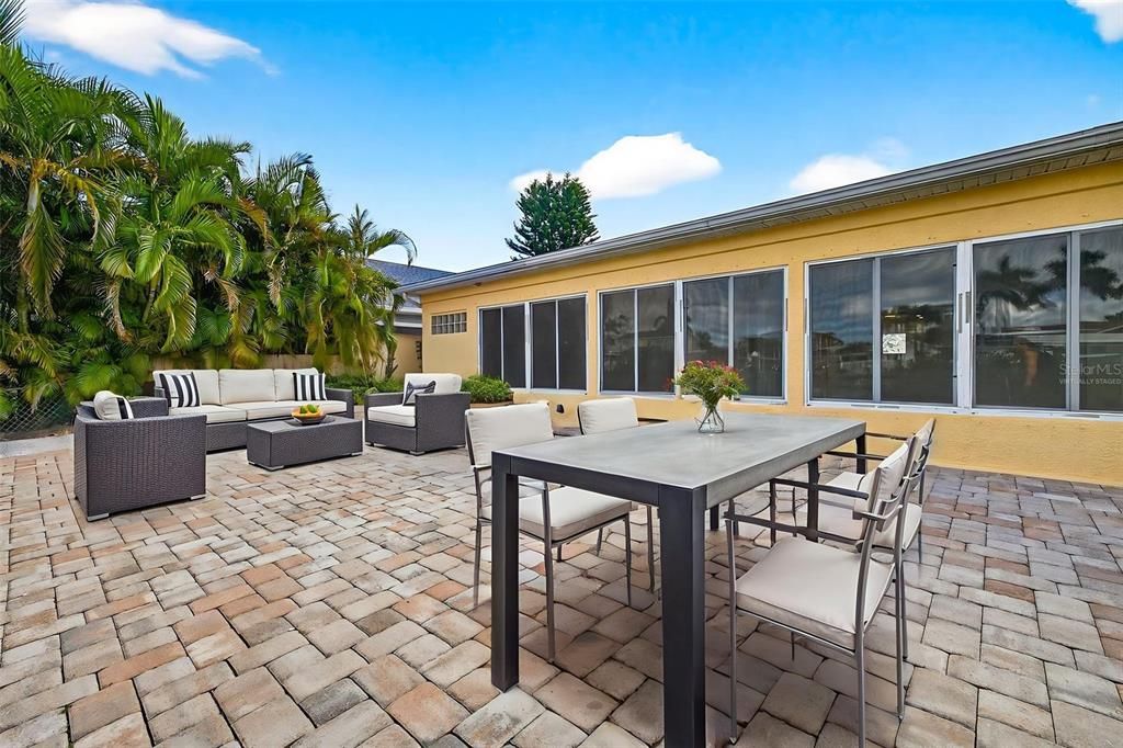 На продажу: $789,000 (3 спален, 2 ванн, 1605 Квадратных фут)