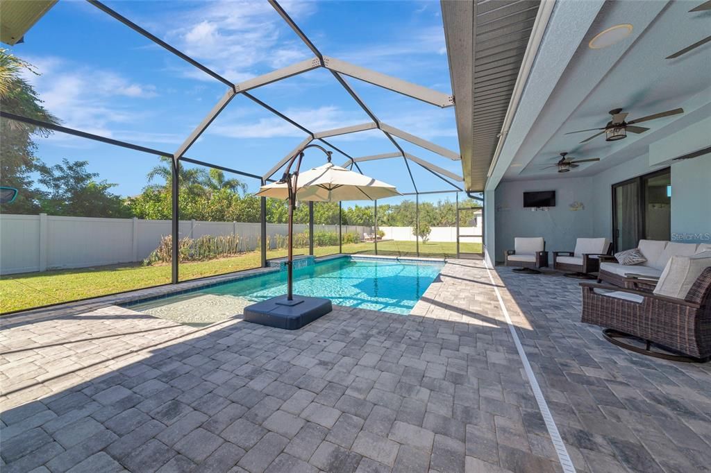 Activo con contrato: $665,000 (4 camas, 3 baños, 2799 Pies cuadrados)